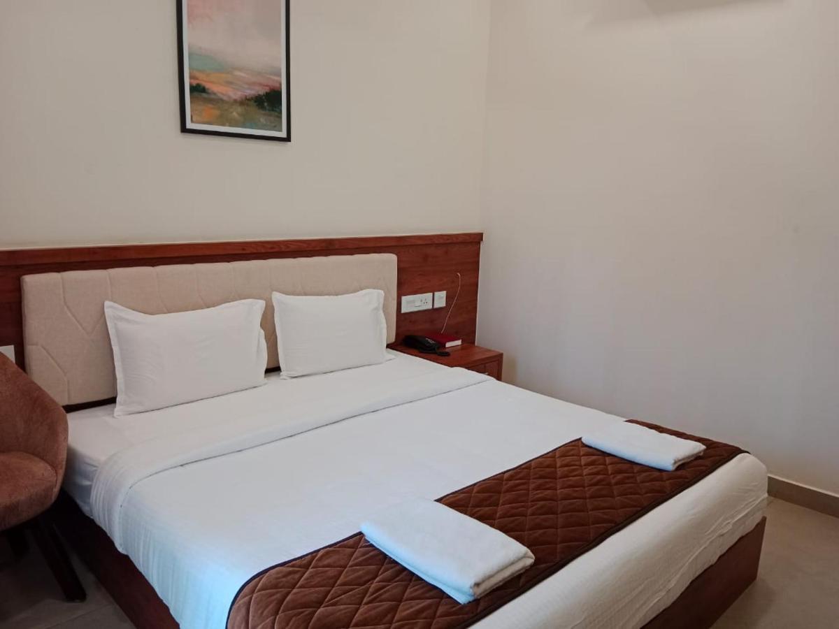 מלון Mundakāyam Royalton Residency מראה חיצוני תמונה