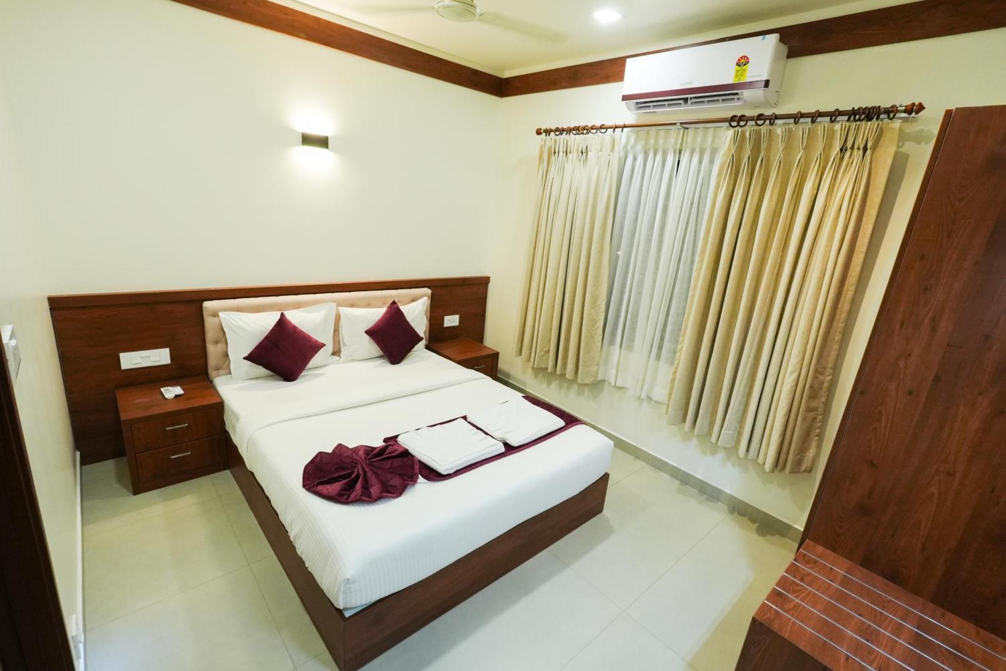 מלון Mundakāyam Royalton Residency מראה חיצוני תמונה